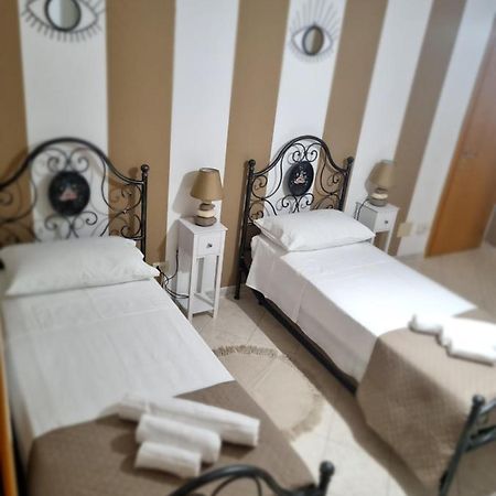 Mary Family Home Polverigi Bagian luar foto